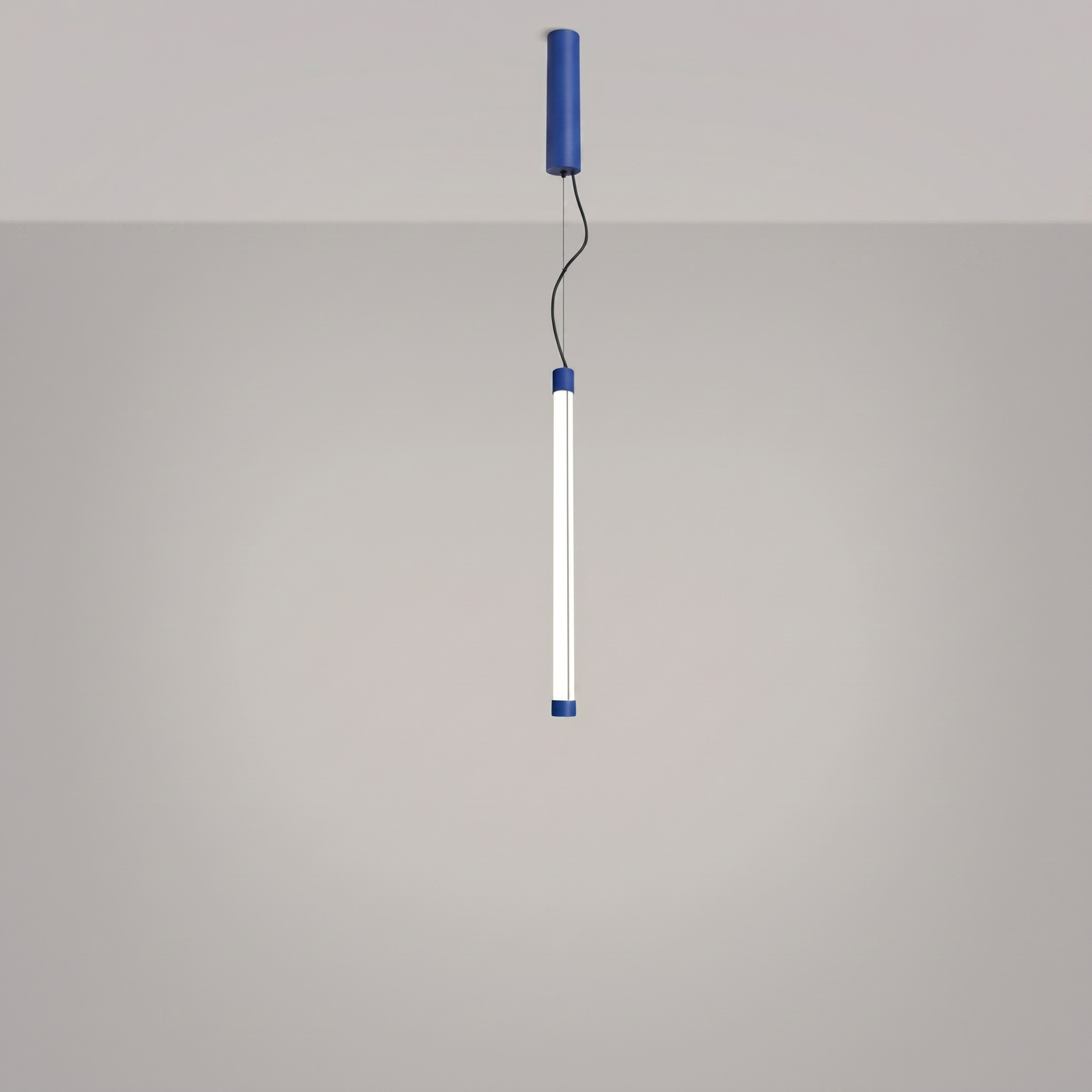 Lampa wisząca TRANG 50 LED ultramaryna nad wyspę regulowana