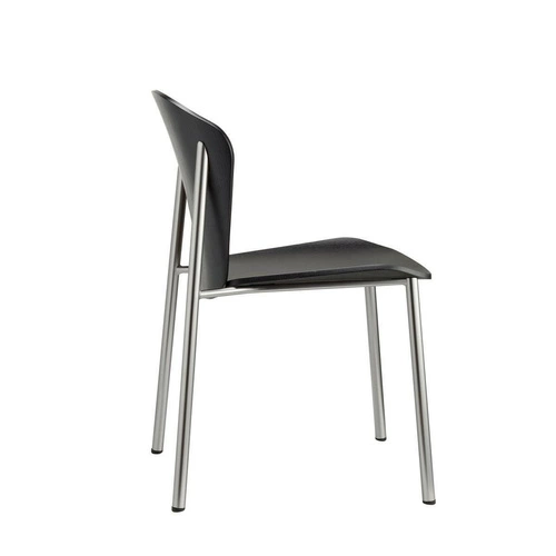 Krzesło do jadalni Finn SCAB Design nowoczesne drewniane czarne na metalowych nogach sztaplowane