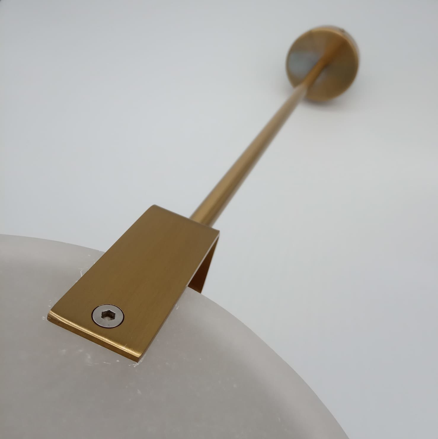 Lampa wisząca MARBLE 30 cm LED z marmuru i mosiądzu do salonu nad stół nowoczesna