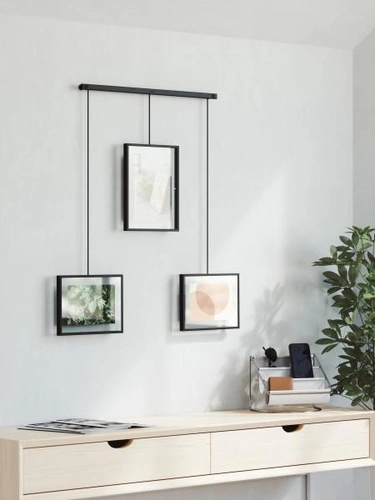 Czarna multiramka na zdjęcia 10x15 i 13x18 Umbra Exhibit nowoczesna na ścianę