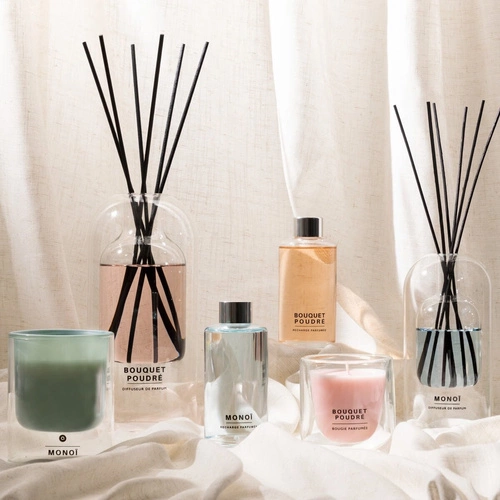 Świeca zapachowa Ilan Atmosphera w szklanym słoiku pudrowy bukiet dekoracyjna 130 g