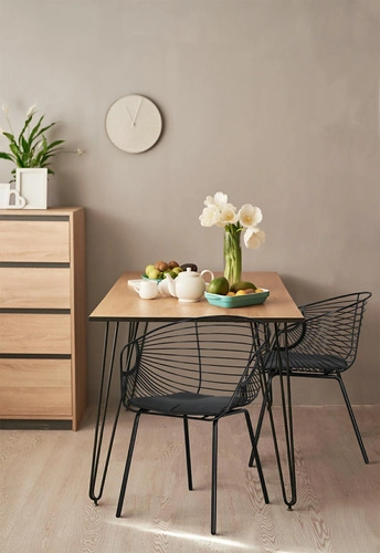 Krzesło metalowe Sligo srebrne do jadalni i kuchni z podłokietnikami