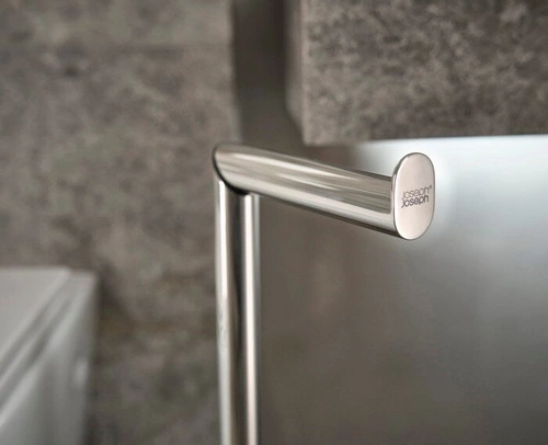 Stojak na papier toaletowy Joseph Joseph Easystore Luxe srebrny stal nierdzewna nowoczesny do łazienki