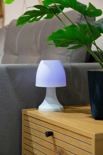 Nowoczesna lampka nocna LED Atmosphera Dokk 19 cm biała bezprzewodowa do sypialni i salonu