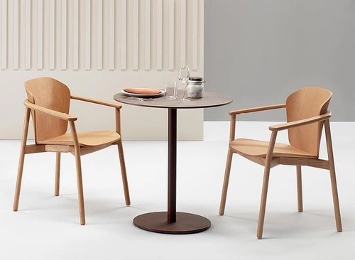 Krzesło do jadalni drewniane FINN SCAB Design zielone z podłokietnikami nowoczesne sztaplowane