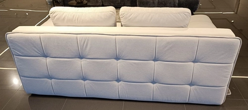 Sofa rozkładana Mikkeli beżowa z funkcją spania do salonu styl skandynawski 2-osobowa