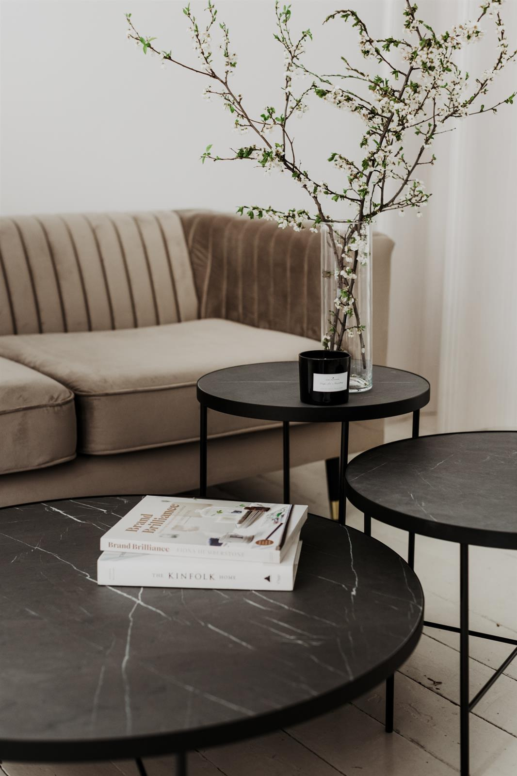 Stolik kawowy okrągły 60 cm marmurowy czarny nowoczesny do salonu Tre 600 NORDIFRA