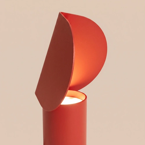 Lampa biurkowa LED BISCUIT czerwona nowoczesna aluminiowa
