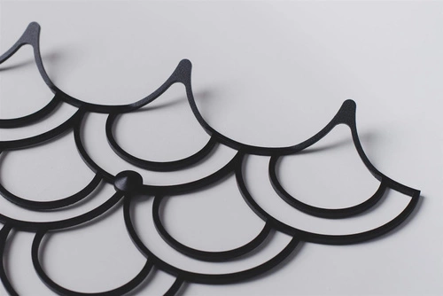 Wieszak ścienny metalowy Husk S czarny nowoczesny do przedpokoju i garderoby POLYHEDRA