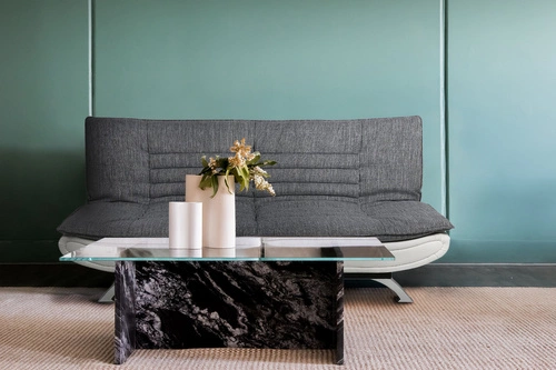 Sofa rozkładana Faith 3 osobowa z funkcją spania do salonu nowoczesna szaro-biała Actona