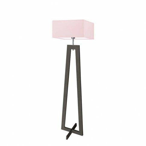 Lampa podłogowa JAWA nowoczesna drewniana z jasnoróżowym abażurem do salonu Lysne 138 cm
