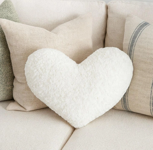 Poduszka dekoracyjna serce bouclé Atmosphera do salonu i pokoju dziecięcego ecru