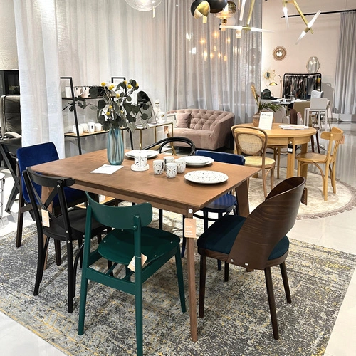 Krzesło drewniane Fameg Nopp do jadalni i salonu skandynawskie personalizowane premium