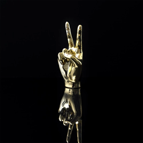 Figurka dekoracyjna Dłoń Victoria Intesi złota ceramiczna do salonu i biura 27 cm