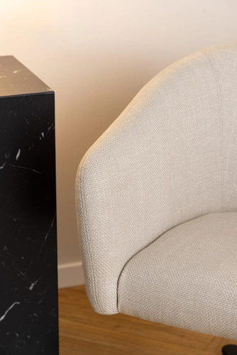 Fotel kubełkowy obrotowy Ramsey beżowy aksamitny do salonu nowoczesny z podłokietnikami