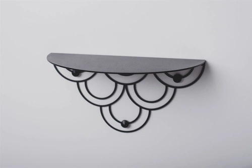 Nowoczesna czarna półka ścienna Husk POLYHEDRA metalowa na książki do salonu 28 cm