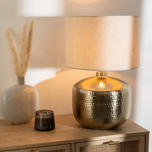 Lampka nocna do sypialni Kais Atmosphera nowoczesna złota z abażurem metalowa 52 cm