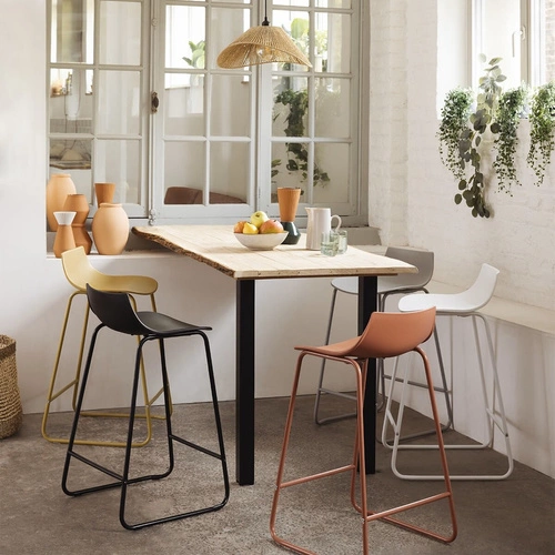 Hoker Otac 66 cm czarny z oparciem nowoczesny metalowy do kuchni Atmosphera