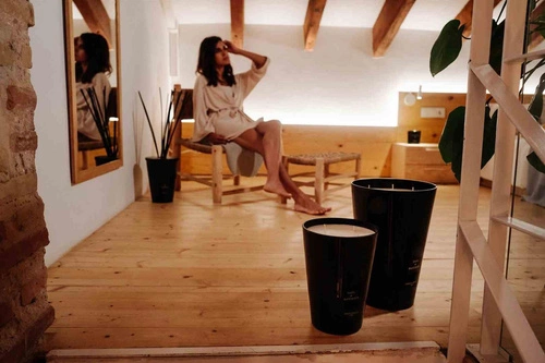 Świeca sojowa zapachowa Cereria Molla Boutique Basil & Mandarin duża 600g czarna do salonu