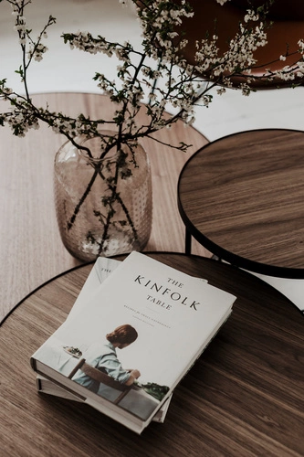 Stolik kawowy okrągły TRE 430 orzech amerykański skandynawski do salonu NORDIFRA 43 cm