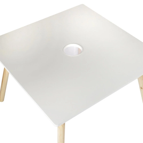 Stolik dziecięcy z kubkiem na kredki