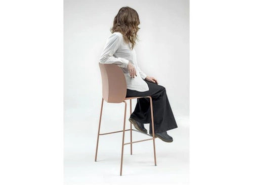 Hoker z oparciem Mentha zielony 75 cm nowoczesny do kuchni i wyspy, metalowy SCAB