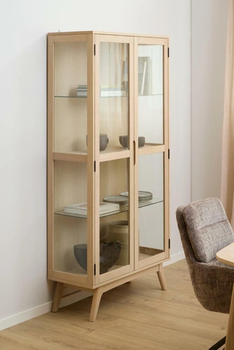 Witryna Marte Actona dębowa bielona szklana do salonu i jadalni