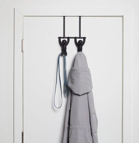 Wieszak na drzwi Buddy czarny Umbra nowoczesny wieszak do przedpokoju z matowym wykończeniem