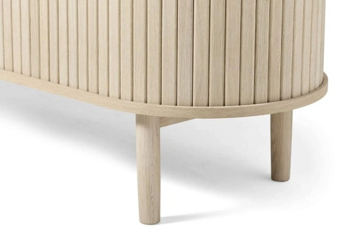 Komoda Meta 140 cm drewniana ryflowana na nóżkach do salonu