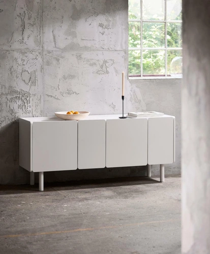 Komoda Bera biała połysk 160 cm nowoczesna na nóżkach do salonu