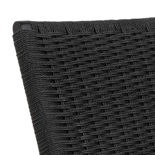 Fotel kubełkowy Carson czarny skandynawski do salonu z plecionki i drewna dębowego