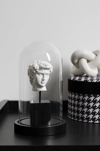 Figurka dekoracyjna Dawid pod szkłem Atmosphera glamour do salonu i sypialni na prezent