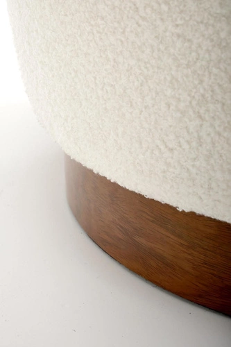 Fotel kubełkowy Mayi nowoczesny do salonu i biura kremowy bouclé z podnóżkiem Intesi