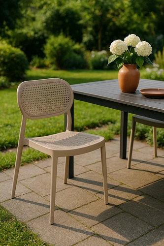 Krzesło ogrodowe Bilto taupe Intesi z polipropylenu, łatwe czyszczenie, sztaplowane boho