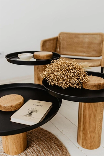 Stolik kawowy okrągły TYK 430 dębowy z czarnym stalowym blatem nowoczesny do salonu NORDIFRA