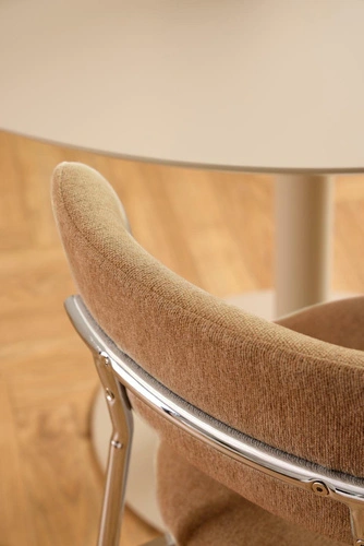 Krzesło Lyric Actona tapicerowane terakota chrom nowoczesne do jadalni