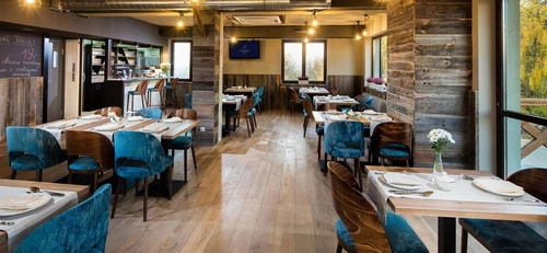 Krzesło do jadalni Fameg Avola tapicerowane dębowe skandynawskie personalizowane muszelka