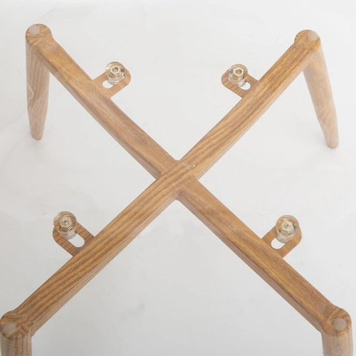 Krzesło do jadalni Taho Atmosphera transparentne z polikarbonu i metalowymi nogami łatwe w czyszczeniu