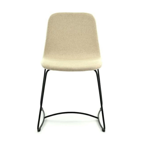 Krzesło tapicerowane Hips Fameg do jadalni i salonu nowoczesne bukowe na metalowych płozach