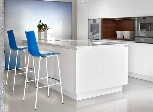 Hoker Zebra 80 cm czerwony nowoczesny z oparciem do kuchni i wyspy SCAB Design chrom