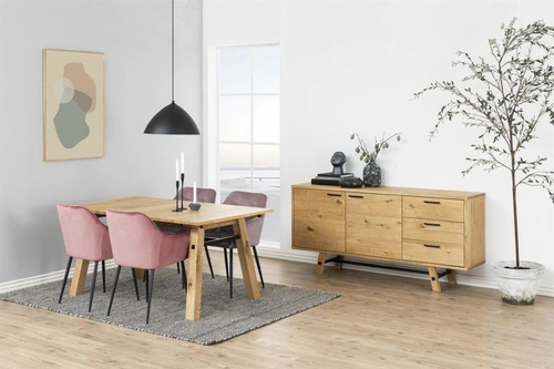 Krzesło tapicerowane Brooke Actona do jadalni różowe welurowe z podłokietnikami glamour