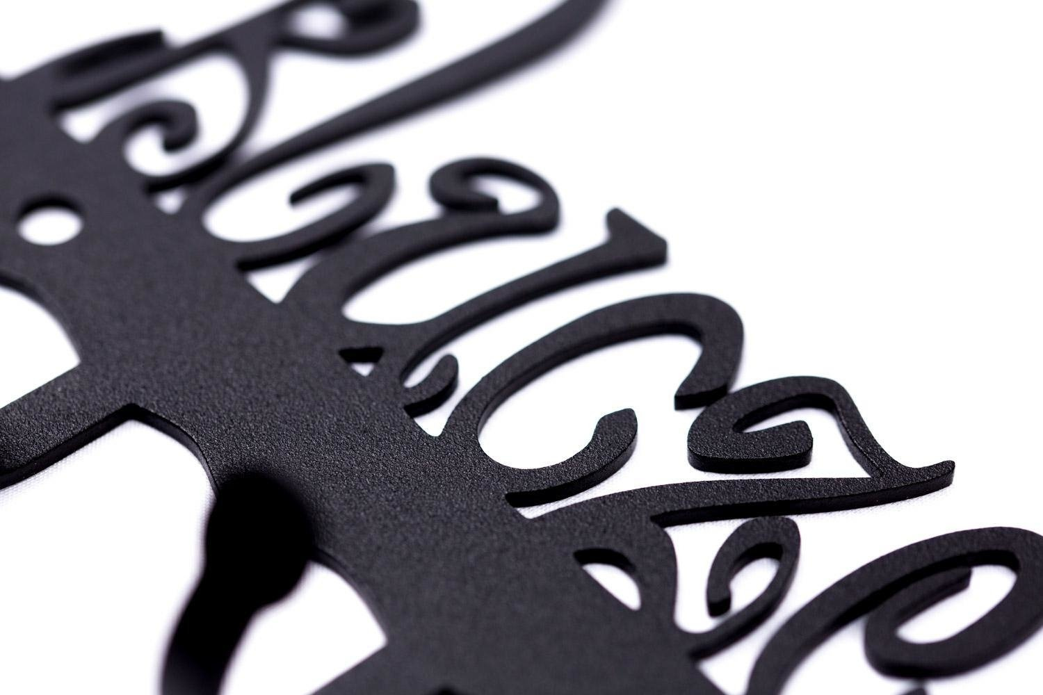 Wieszak ścienny na klucze i kurtki Weź klucze czarny metalowy nowoczesny Intesi do przedpokoju