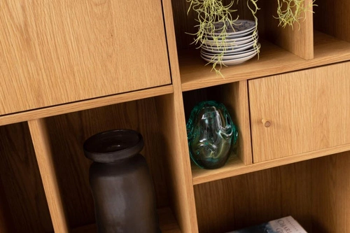 Regał na książki drewniany Rangoon Actona 90 cm skandynawski dąb do salonu i biura