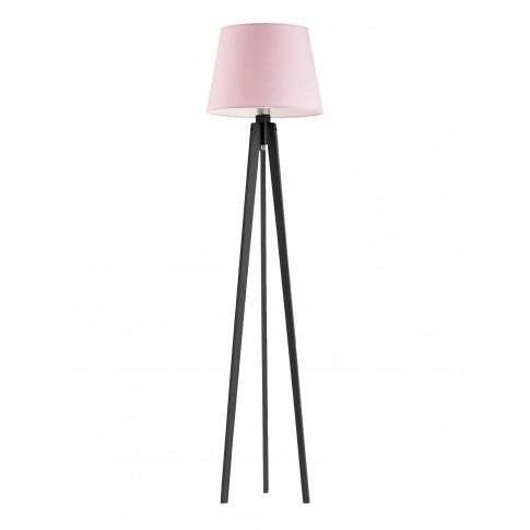 Lampa stojąca do salonu nowoczesna Curacao jasny róż abażur drewniany stelaż Lysne 158 cm