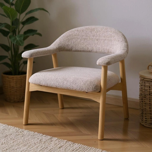 Fotel kubełkowy Addi beżowy boucle dąb skandynawski do salonu i sypialni Actona