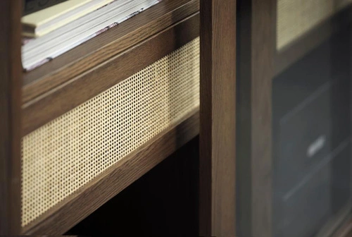 Witryna Barrali drewniana do salonu 160 cm dąb dymiony na alkohol i książki