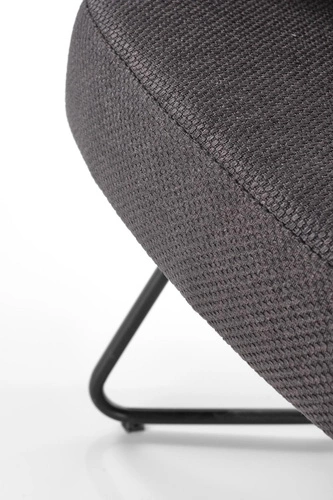 Fotel tapicerowany Calderon szary orzech na płozach do salonu nowoczesny industrialny Intesi