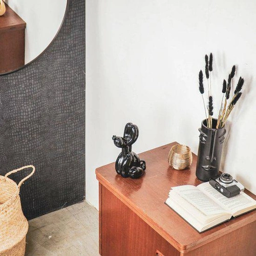 Figurka dekoracyjna pies balon czarny nowoczesna HV decor na półkę do salonu 24 cm