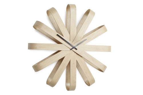 Zegar ścienny boho Umbra Ribon złoty 51 cm nowoczesny zegar do salonu lub sypialni