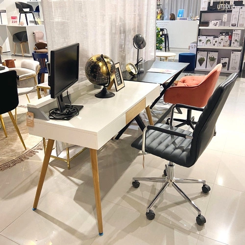 Fotel biurowy ergonomiczny obrotowy Winslow czarny ze skóry ekologicznej do biura Actona